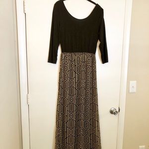 Black Scoopneck Maxi